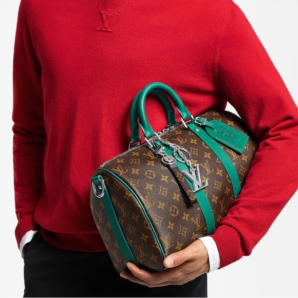 LV Initials Key Holder Bag Charm - Picture 8 of 9